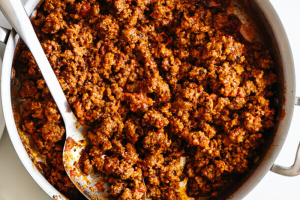 A pan with ground beef and pasta sauce